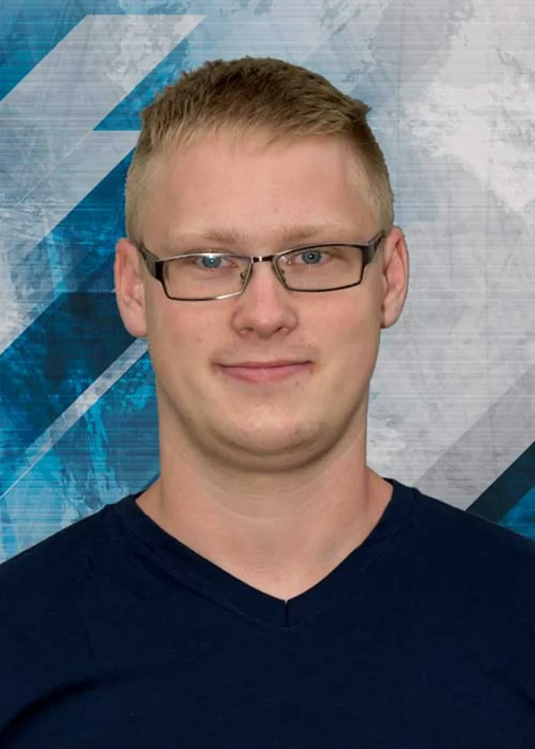 Portraitfoto von Mitarbeiter Jamie Weyrer